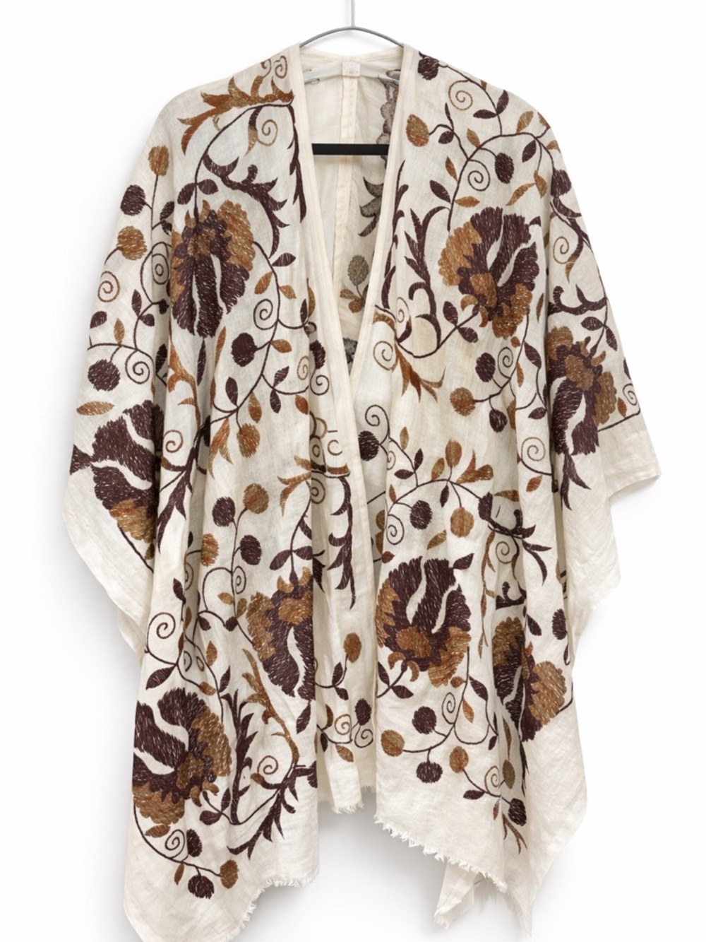 GUC// ANU wool & embroidered shawl/ poncho